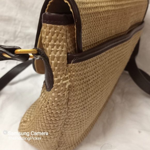 Etienne Aigner Purse with matching Wallet - Picture 5 of 16